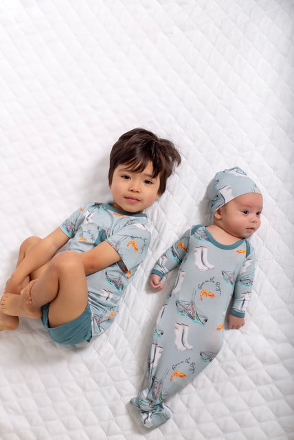 Pearls & Pelicans Born on the Bayou Bamboo Gown and Beanie Hat (0-3mo)