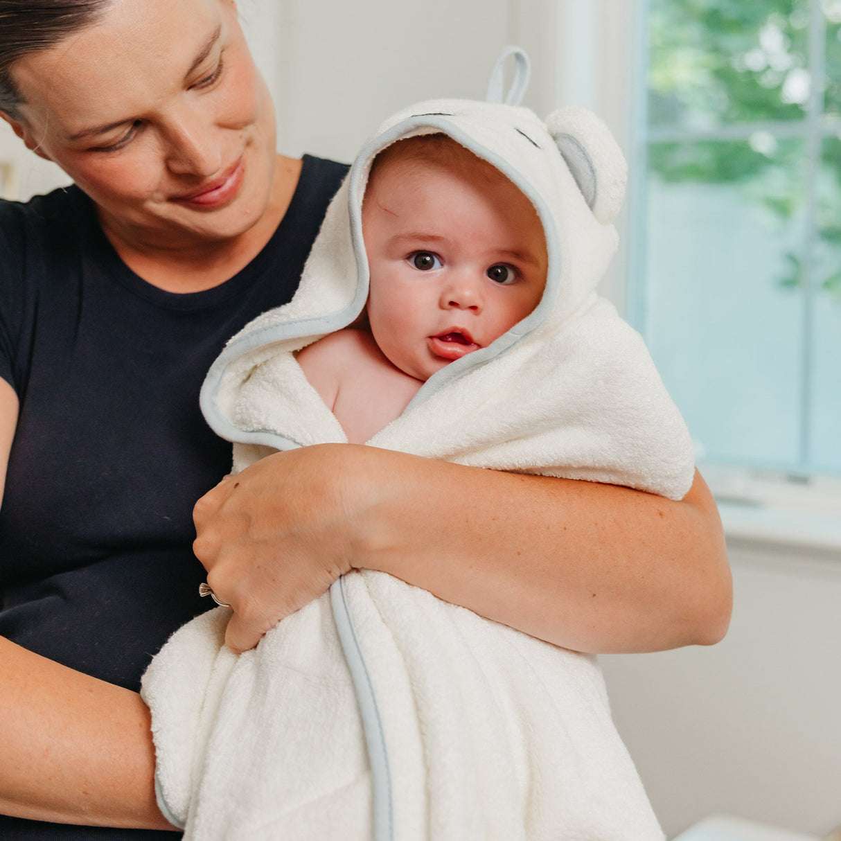 Copper Pearl Juno Polar Bear | Premium Knit Character Hooded Towel