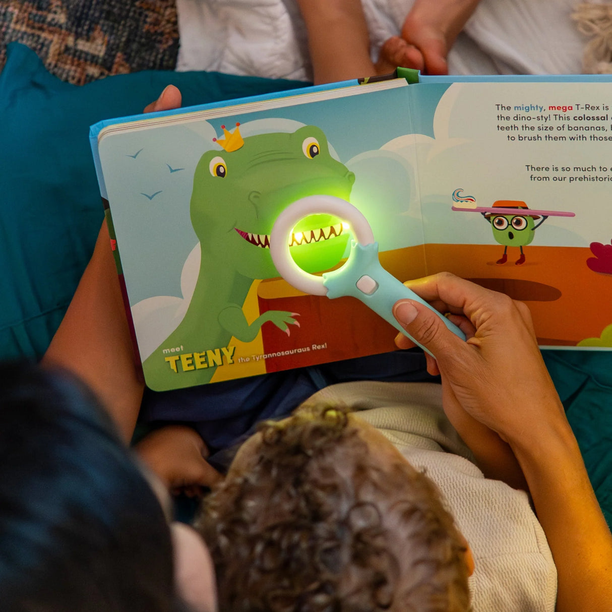 Glo Pals Light-Up Library | Pippa's Prehistoric Pals
