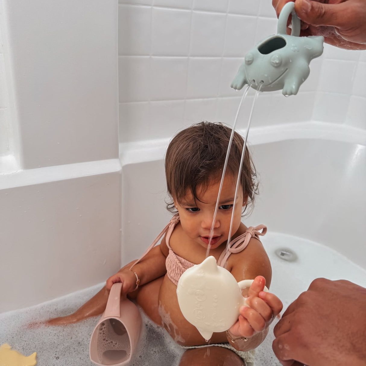 nouka Scoop & Sprinkle Water Animals