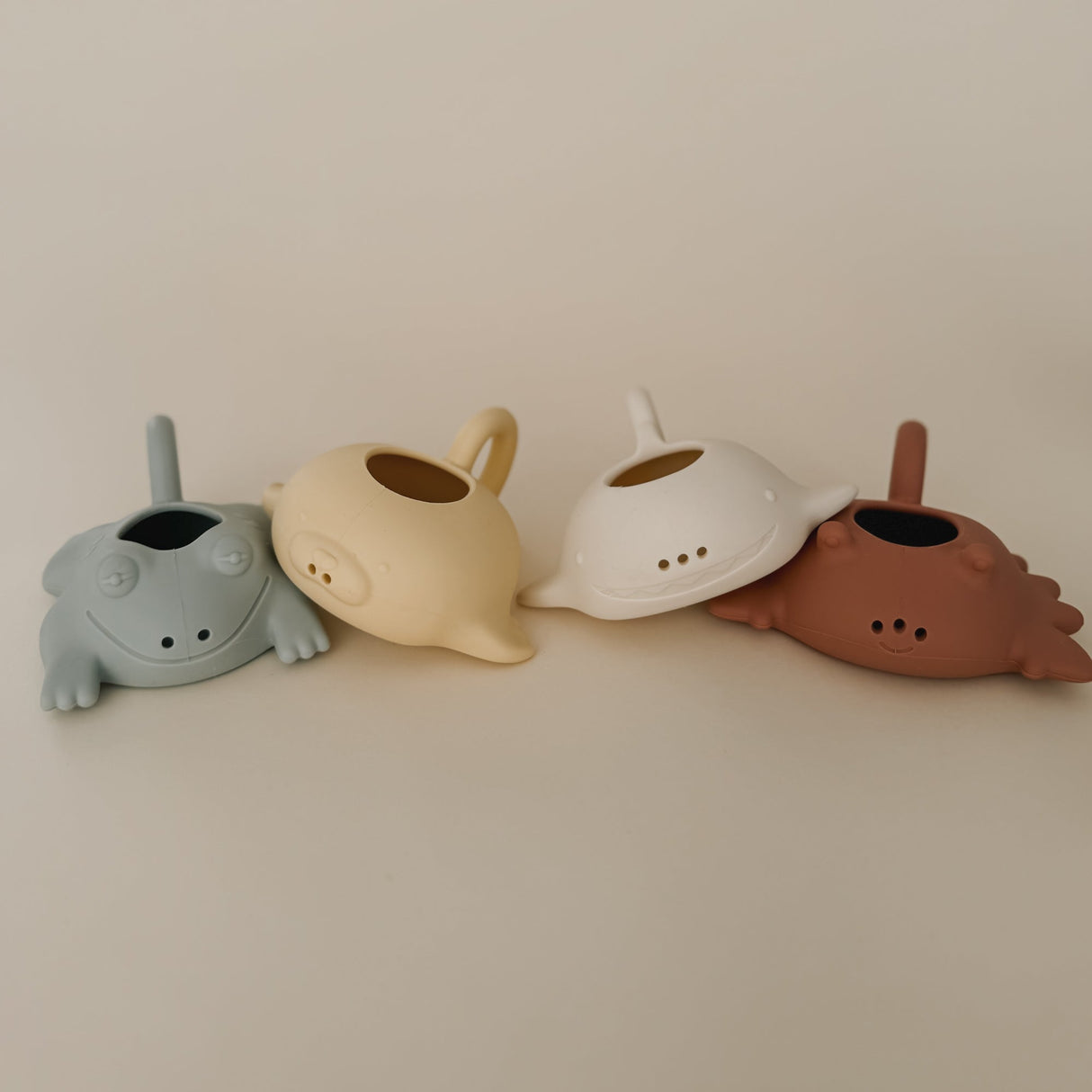 nouka Scoop & Sprinkle Water Animals