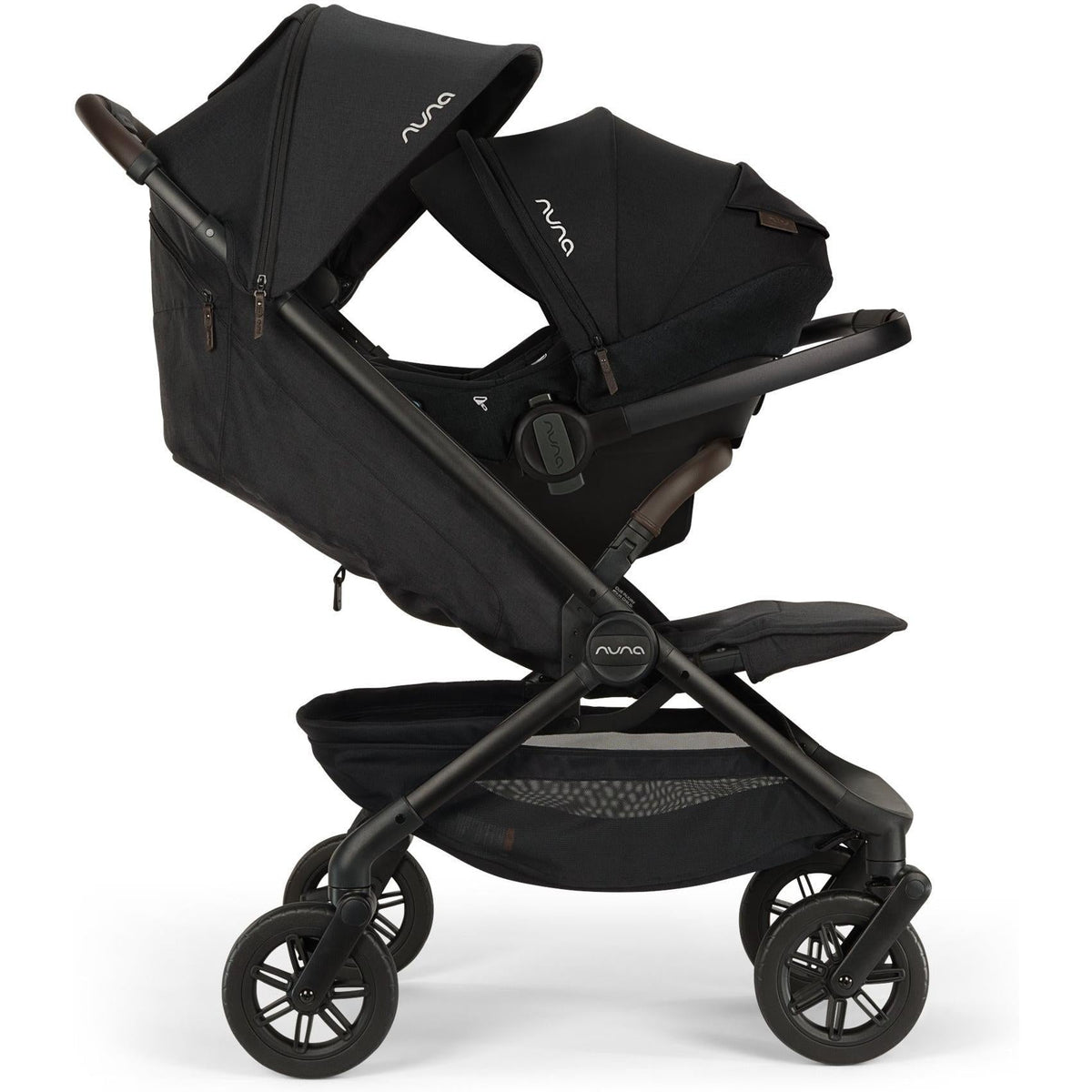 NUNA trvl 360 Stroller (preorder for November)