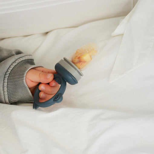 MinikOiOi Pulps Silicone Fruit & Vegetable Feeder Pacifier 6m+| Bubble Beige / Powder Grey