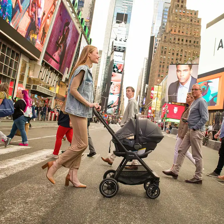 Nuna Pipa urbn car seat + TRIV™ stroller Travel System