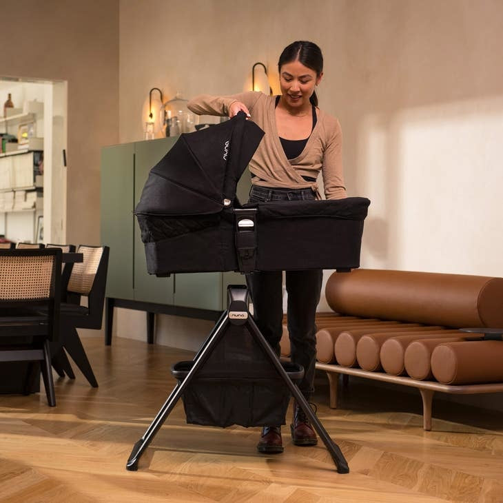 Preorder: NUNA MIXX Series Bassinet + Stand (one box) | Caviar