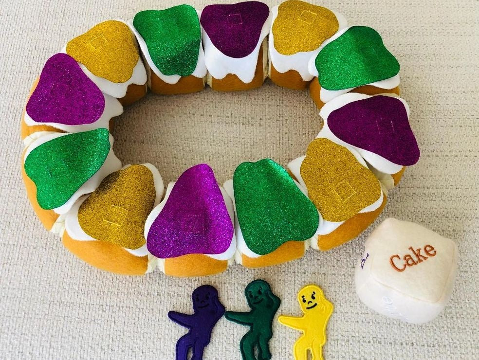 Two Parties King Cake Game (in store exclusive)