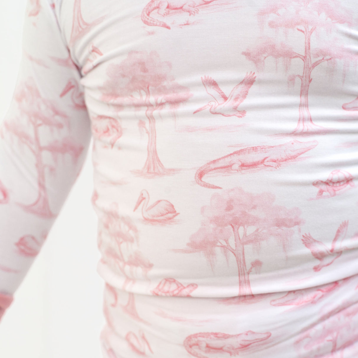 Pearls and Pelicans Bayou Toile Two-Piece Pajamas | Pink