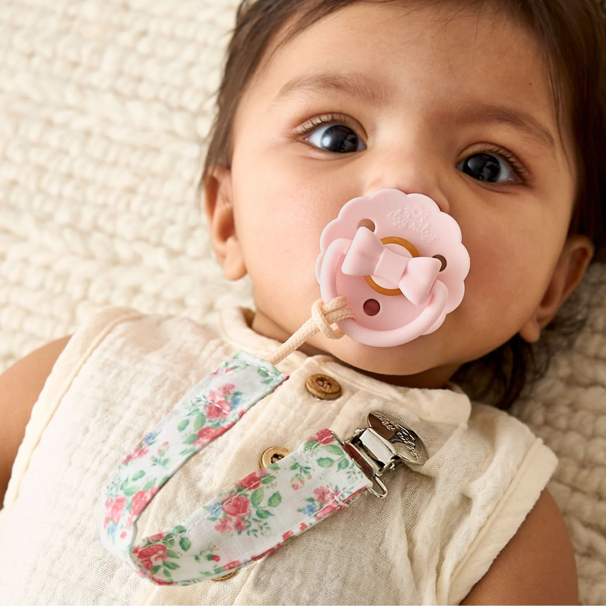 Itzy Ritzy Itzy Clip Fabric Pacifier Strap | Bow