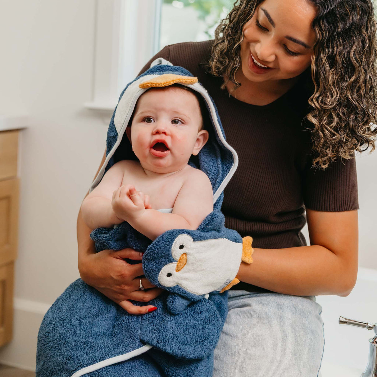 Copper Pearl Pebbles Penguin | Wash Mitt