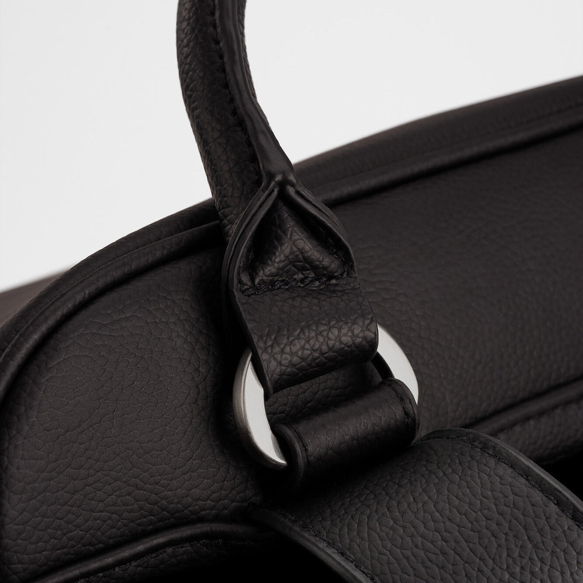 Nuna Essential Bag | Caviar