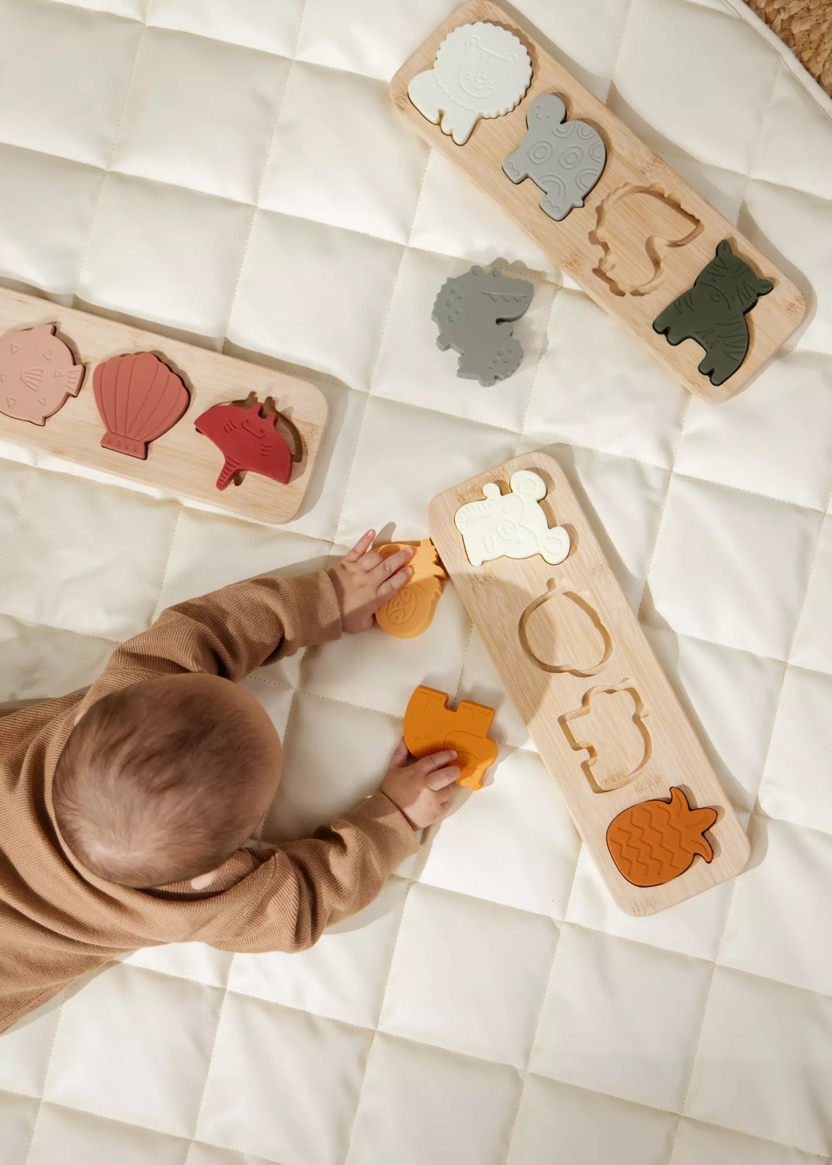 Coco Village Silicone Puzzle On Wooden Plate | Savana