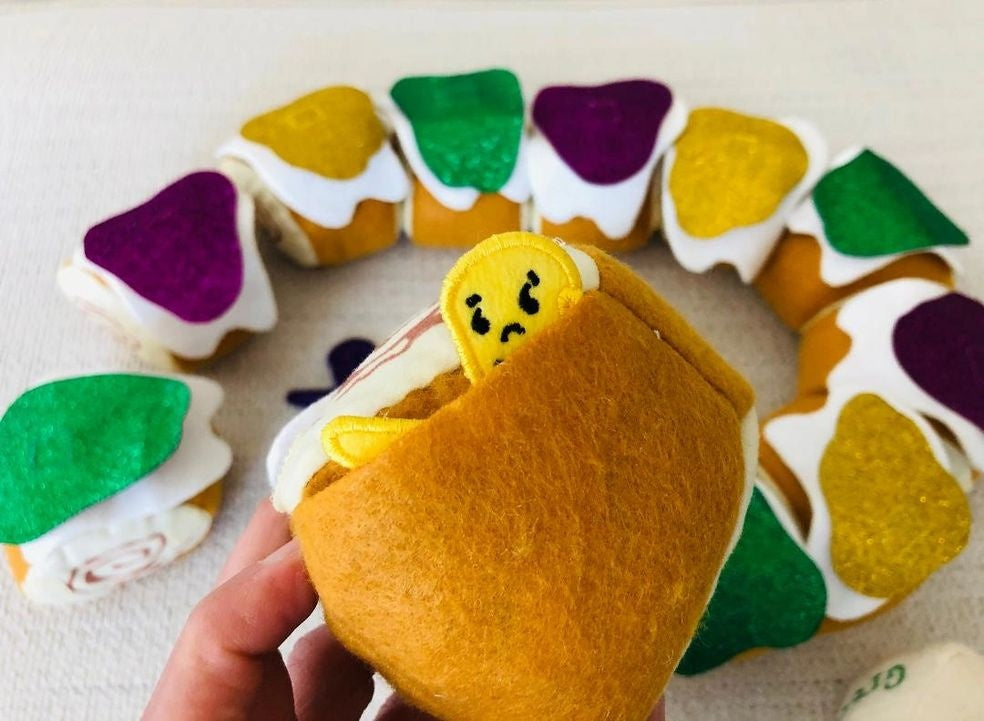 Two Parties King Cake Game (in store exclusive)